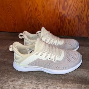 APL TechLoom Tracer Sneakers Pristine/Pastel size 6 Womens